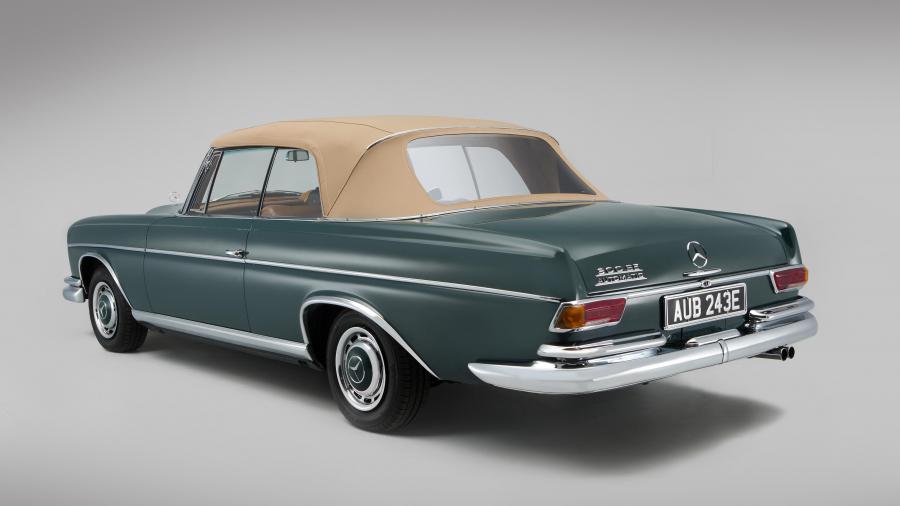  Mercedes-Benz 300 SE Cabriolet 1962 года  (UK) (фото 7 из 19)